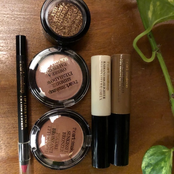 TheArtofMakeup Other - NWOT The Art Of Makeup bundle